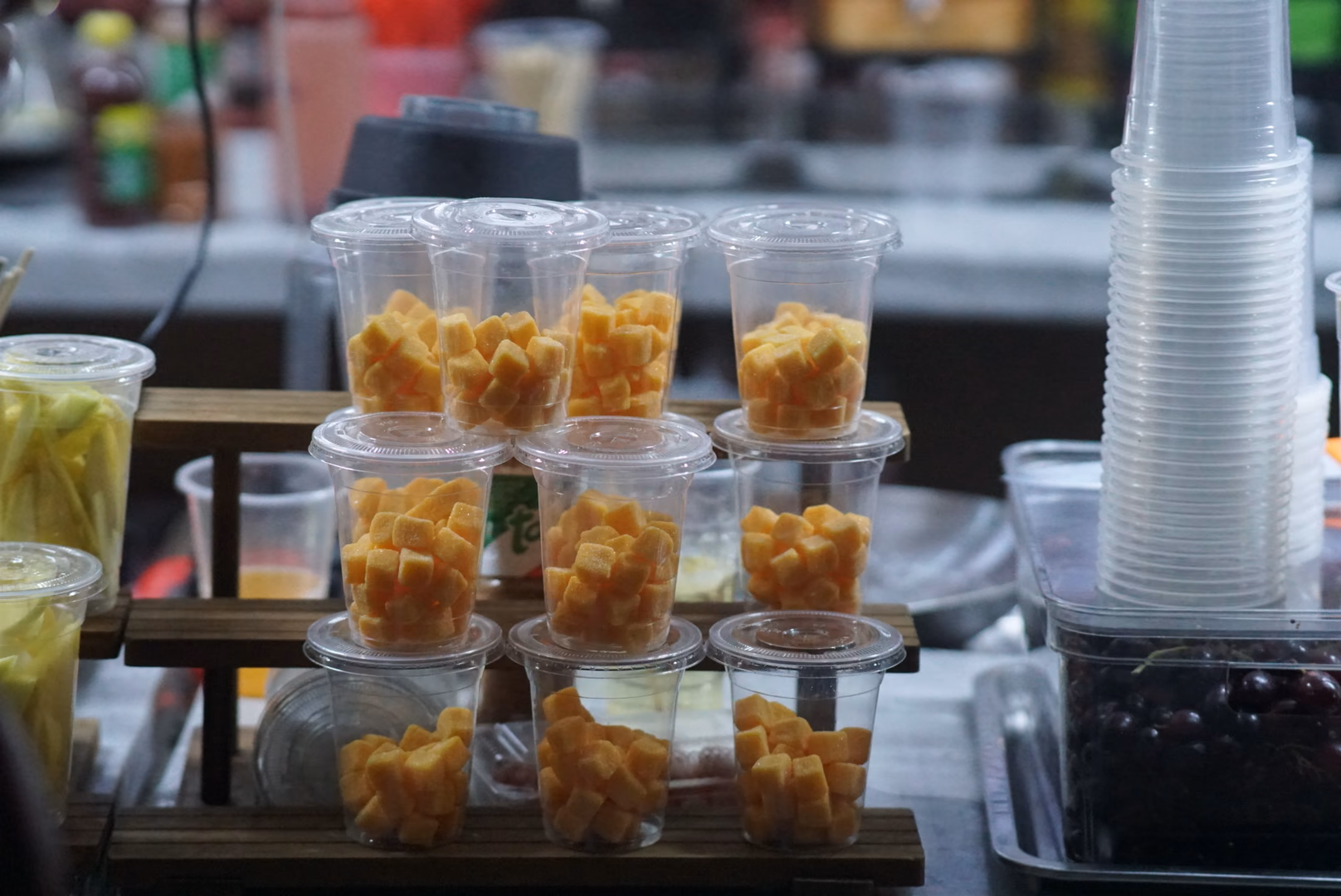 Night food and coffee stall near the Rose Garden